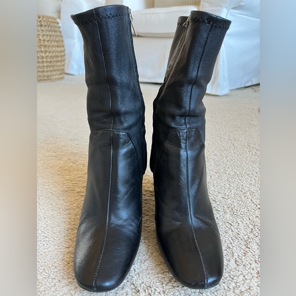 Zara Woman Black Leather Round Toe Chunky Heeled Zip Boots - Picture 1 of 7